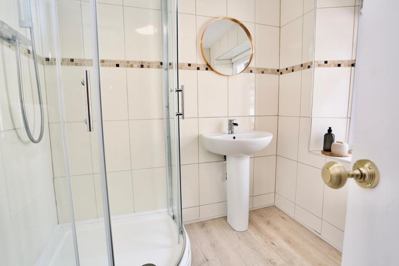 Cwm Seren - Luxury Apartment Crickhowell Esterno foto